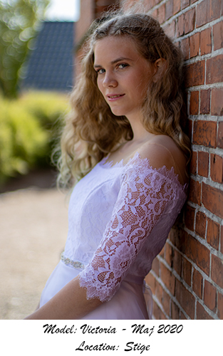 Model: Victoria Drud - 14 år